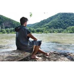 Cocoon Microfiber Poncho Ultralight Towel -CRESI Dive Shop cocoon microfiber poncho ultralight towel 4